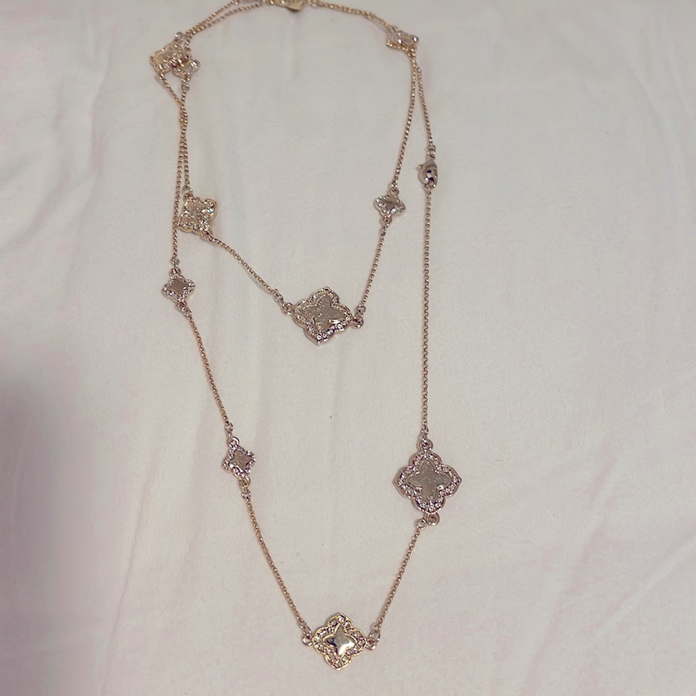 Long  necklace super shiny